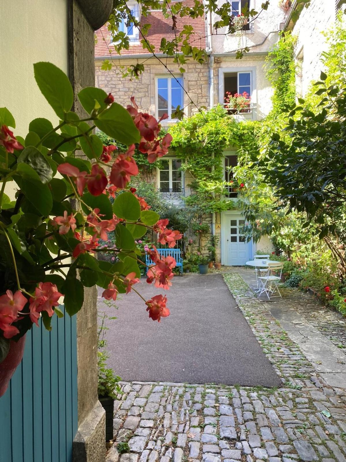 Besancon: Charmant Duplex Au Pied De La Citadelle Bagian luar foto
